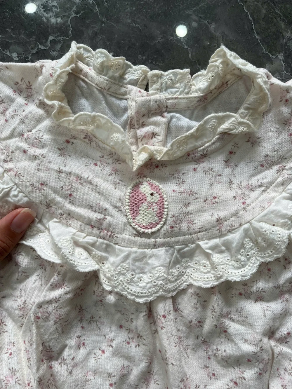 Set 3 món đồ bé gái vintage màu hồng mix brand (size 66) - Ảnh 6