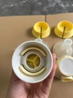 Máy hút sữa Medela Sonata tặng kèm cặp phễu silicone Lacteck (no box, còn túi vải của hãng, hết bảo hành) - Ảnh 4