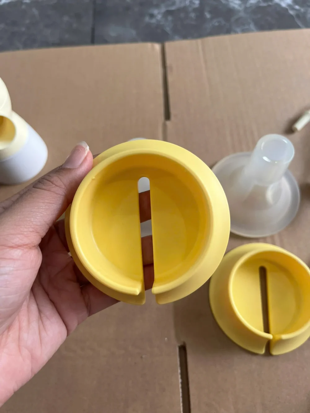 Máy hút sữa Medela Sonata tặng kèm cặp phễu silicone Lacteck (no box, còn túi vải của hãng, hết bảo hành) - Ảnh 7