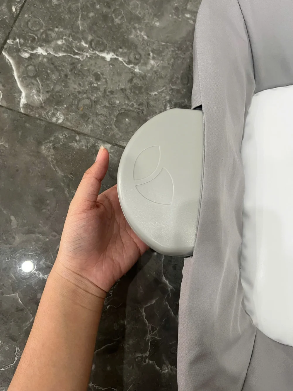 Khay thay tã có chân đế (có thể gắn cũi Joie) - Ảnh 18