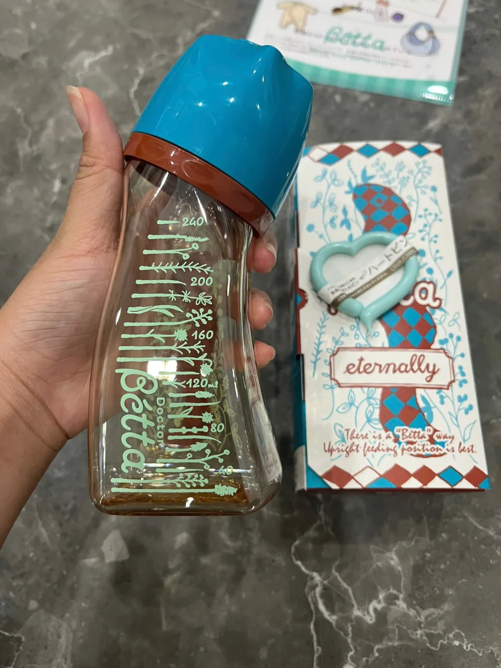 Set 2 bình sữa Betta Cổ Rộng 240ml kèm núm ti, kem trị rạn nứt đầu ti, chọc núm ti của hãng (full box) - Ảnh 4
