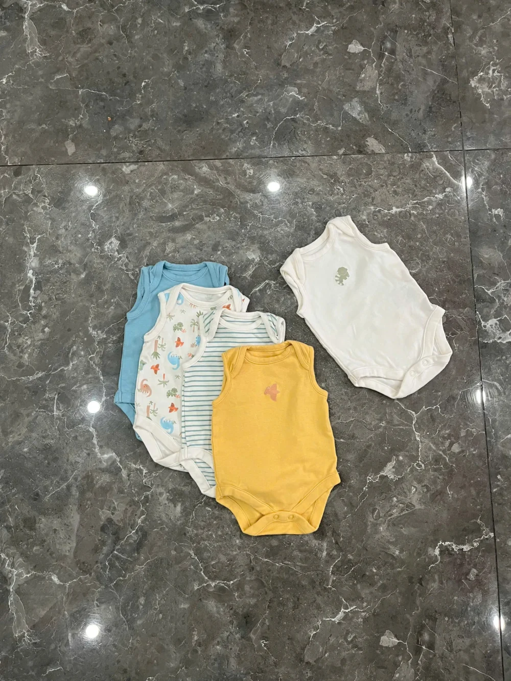 Set 5 bộ bodysuit Mothercare (size newborn) - Ảnh 11