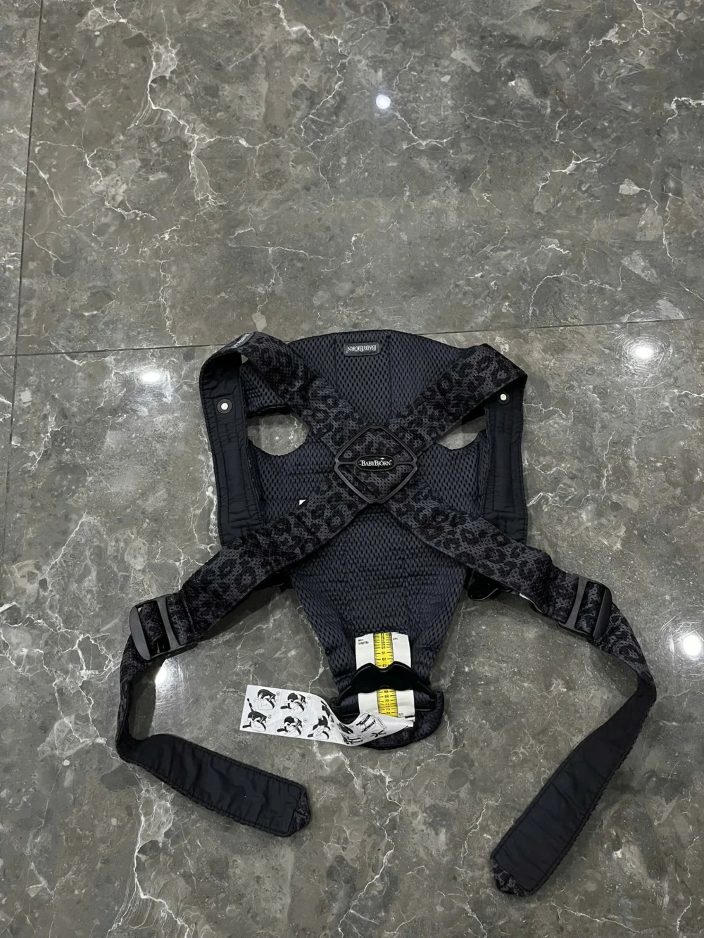 Địu Baby Bjorn Mini vải mesh hoạ tiết beo đen (no box) 0-3 tuổi 3kg2 -> 11kg - Ảnh 19