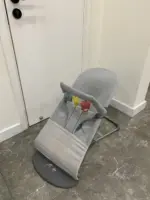 Ghế rung Baby Bjorn vải 3D màu xám nhạt kèm thanh đồ chơi (còn box) - Ảnh 7