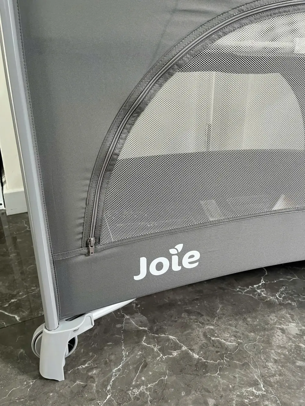 Giường cũi trẻ em Joie Kubbie Sleep Foggy Gray (tặng kèm thanh đồ chơi treo cũi) - Ảnh 8