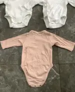Set 3 bodysuit dài tay vạt chéo bé H&M (size newborn) - Ảnh 5