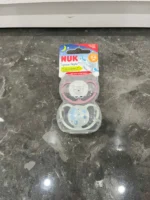 Set 2 ti giả Nuk Space night màu hồng/xanh, 2 chiếc kèm hộp đựng ( full box) NuK - Ảnh 3