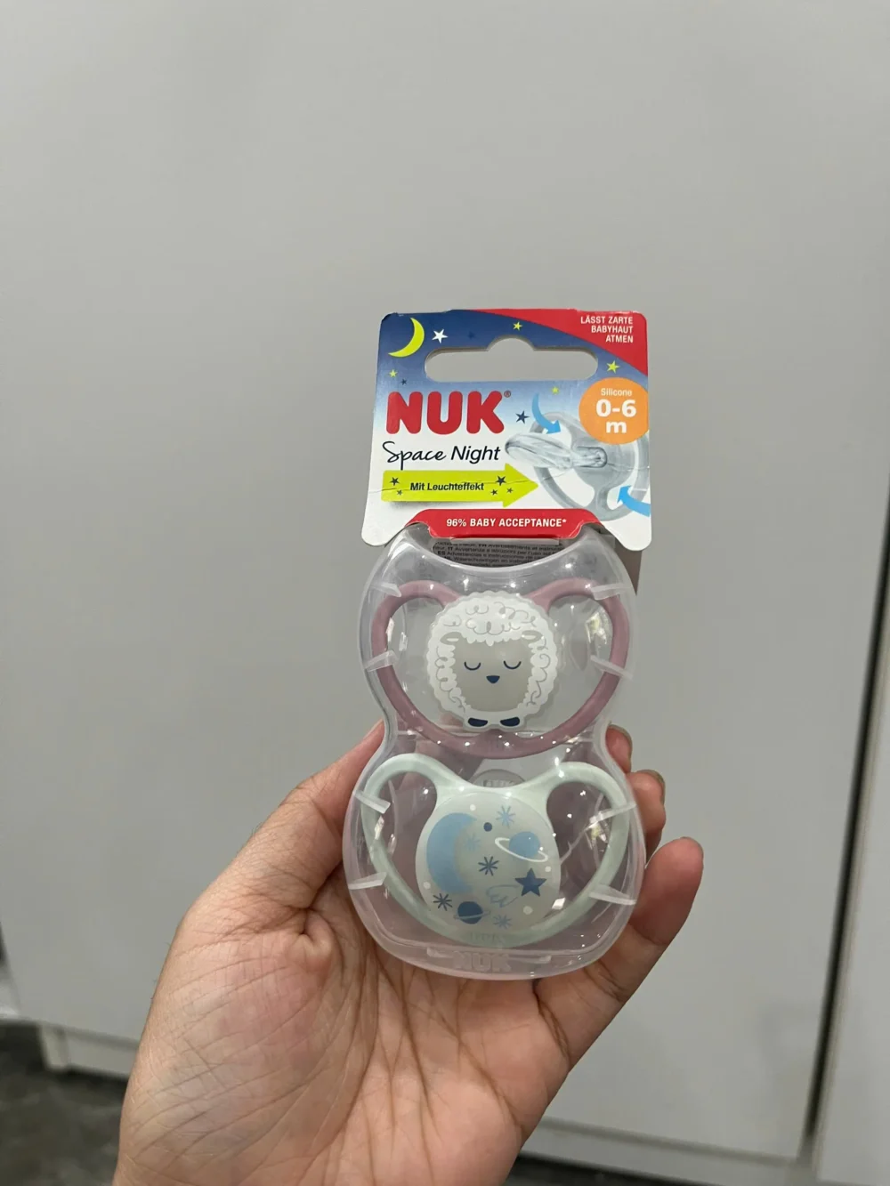 Set 2 ti giả Nuk Space night màu hồng/xanh, 2 chiếc kèm hộp đựng ( full box) NuK - Ảnh 4