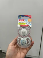 Set 2 ti giả Nuk Space night màu hồng/xanh, 2 chiếc kèm hộp đựng ( full box) NuK - Ảnh 4