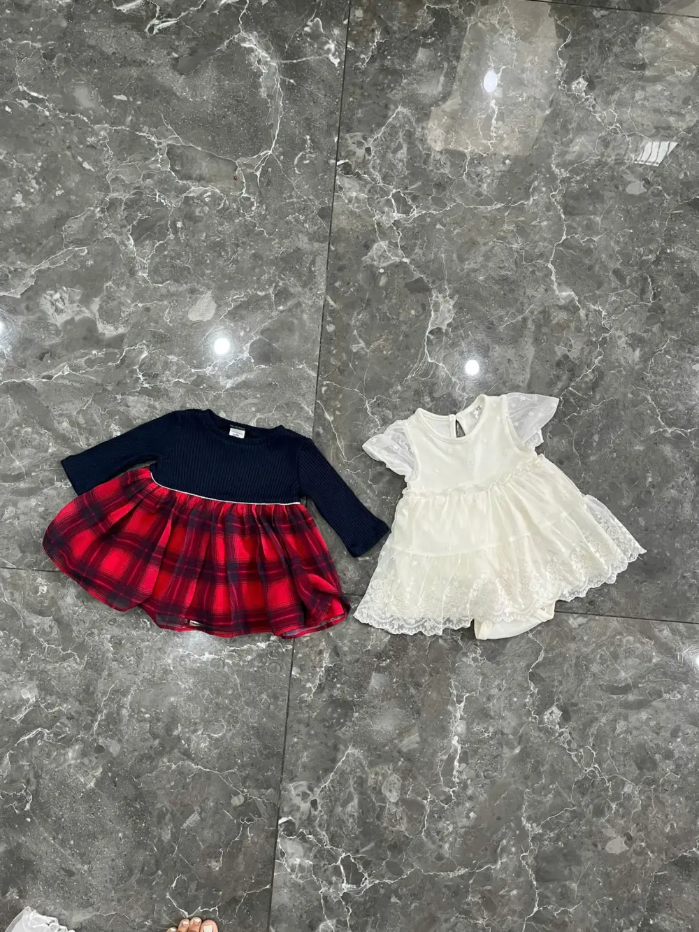 Set 2 váy đầm bé gái mixbrand H&M & Baby b’gosh (0 đến 3 tháng) H&M và Baby b’gosh - Ảnh 3