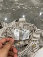 Set 2 món yếm đùi kẻ sọc trắng be H&M (6 đến 9 tháng) H&M - Ảnh 2