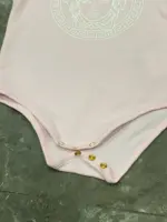 Set 3 bộ bodysuit dài tay Versace màu hồng size 9 đến 12 tháng (còn box) Versace - Ảnh 15