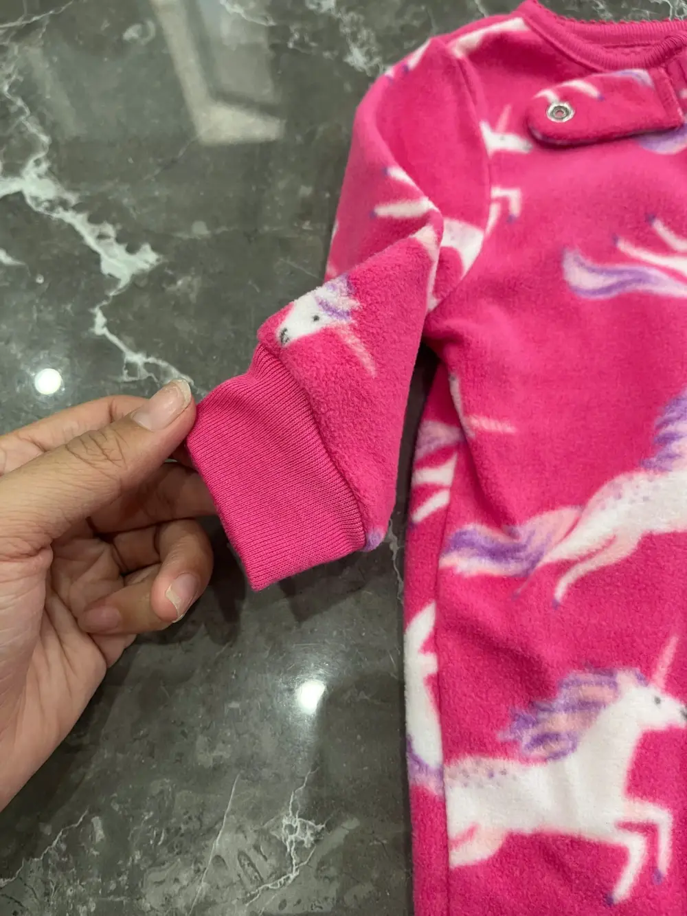 Set 2 bộ sleepsuit nỉ bông Carter’s màu hồng, xanh (size: 6m) - Ảnh 3