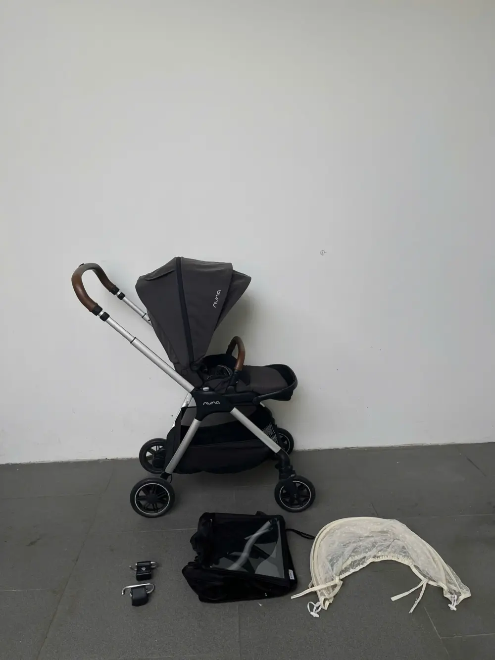 Xe đẩy Nuna triv màu xám đậm khung xám (kèm phụ kiện: màn chắn muỗi, móc treo đồ) - Ảnh 30