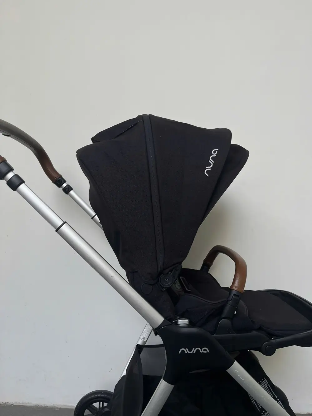 Xe đẩy Nuna triv màu đen khung xám 0-4 tuổi tối đa 22kg - Ảnh 13