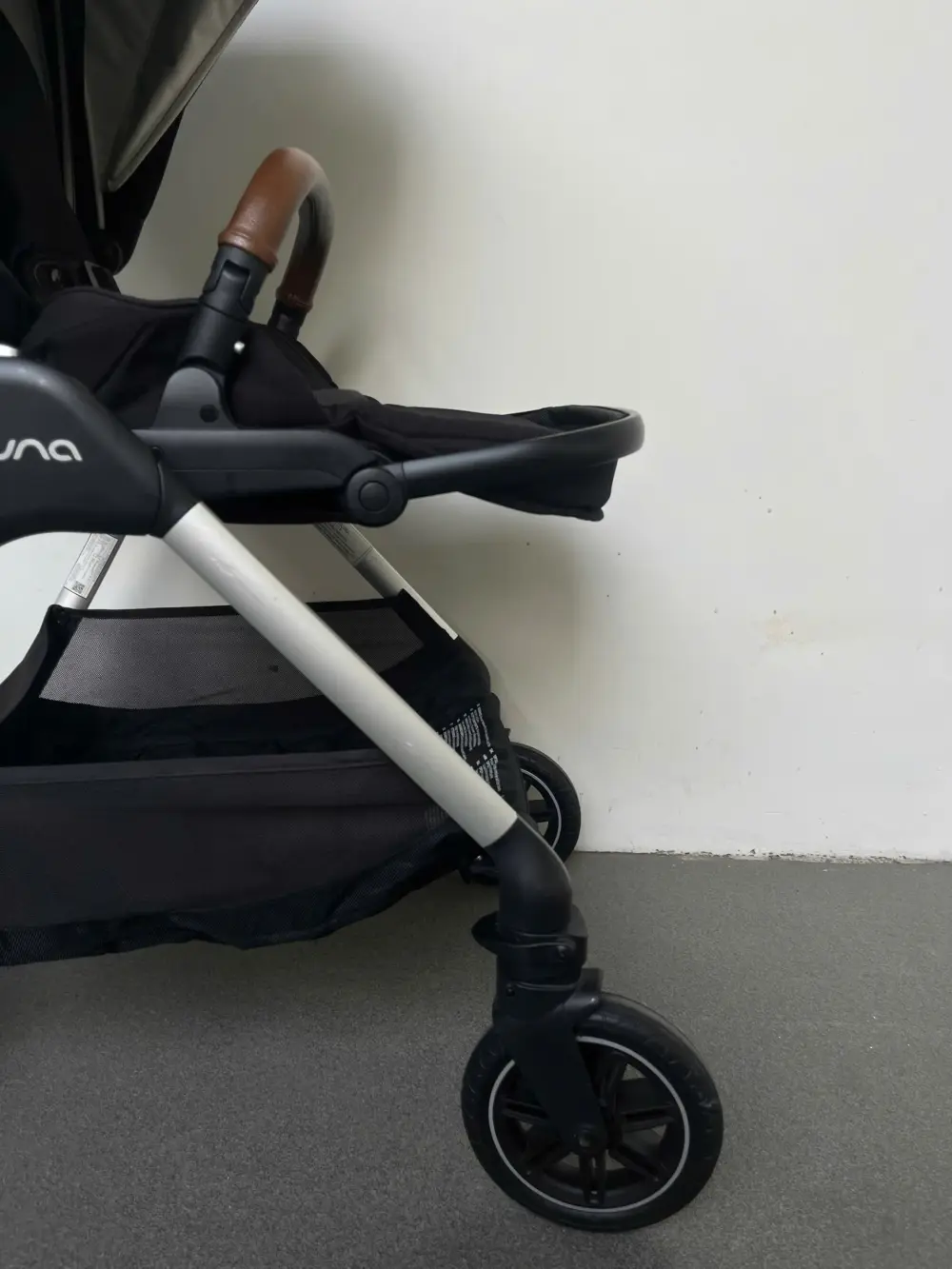 Xe đẩy Nuna triv màu đen khung xám 0-4 tuổi tối đa 22kg - Ảnh 15