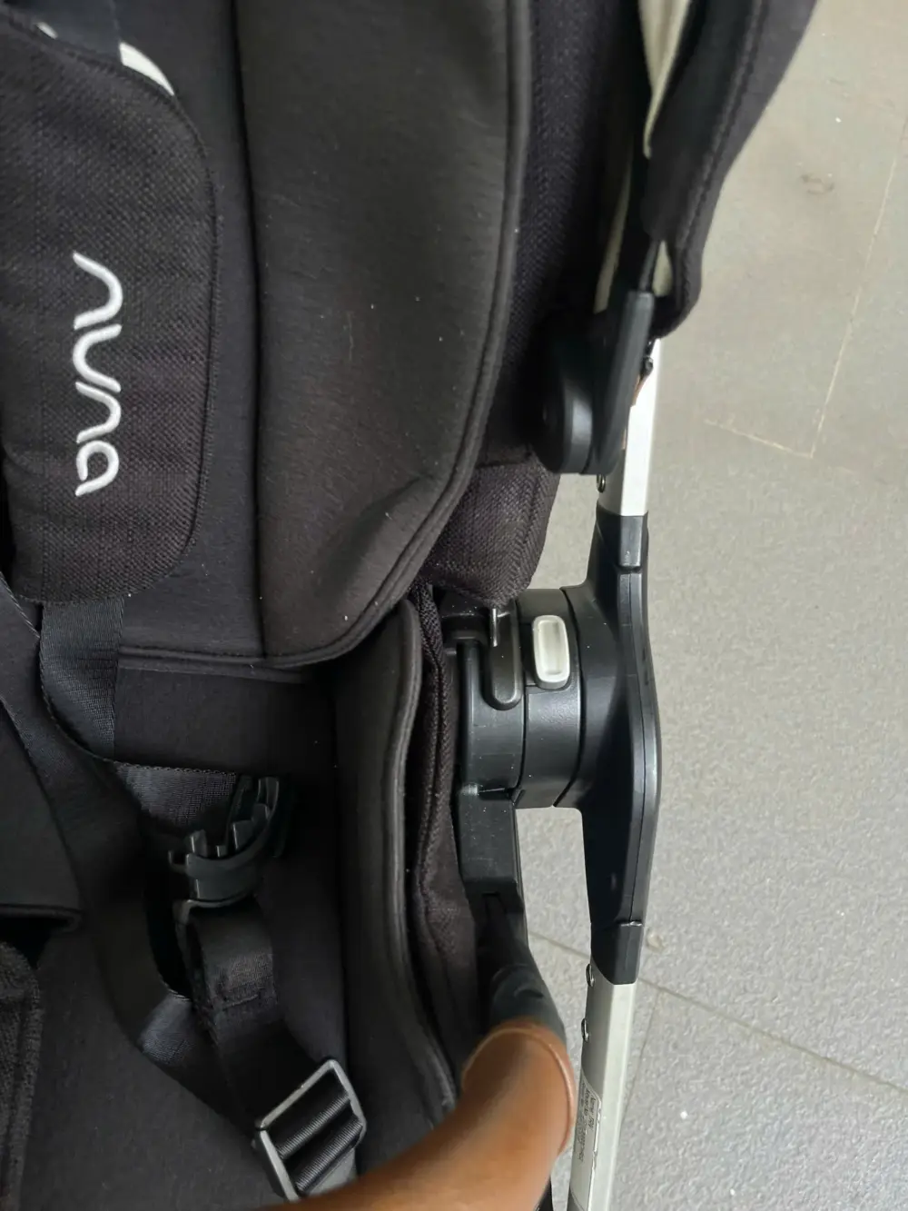 Xe đẩy Nuna triv màu đen khung xám 0-4 tuổi tối đa 22kg - Ảnh 6