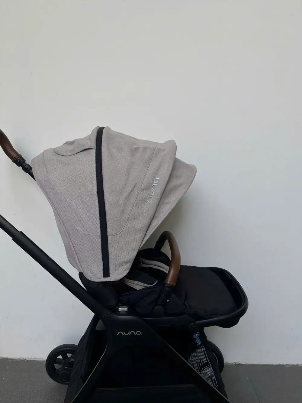 Xe đẩy Nuna triv màu xám be khung đen 0-4 tuổi tối đa 22kg - Ảnh 12