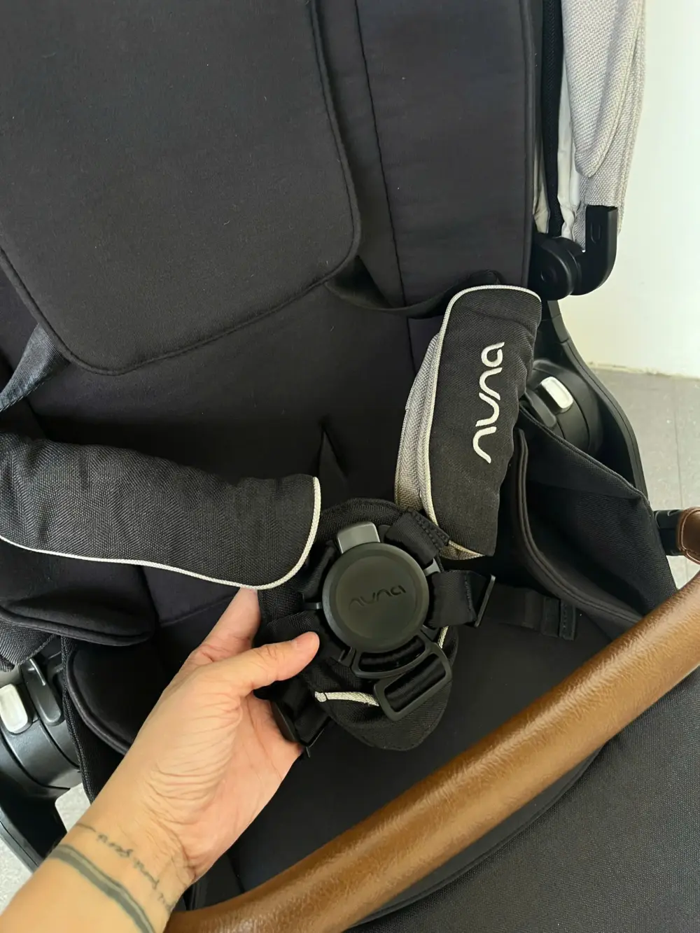 Xe đẩy Nuna triv màu xám be khung đen 0-4 tuổi tối đa 22kg - Ảnh 16