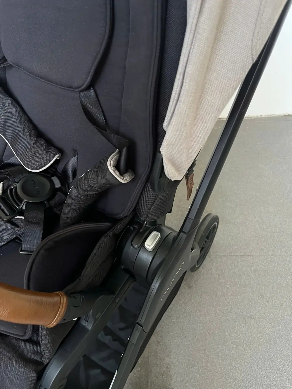 Xe đẩy Nuna triv màu xám be khung đen 0-4 tuổi tối đa 22kg - Ảnh 22