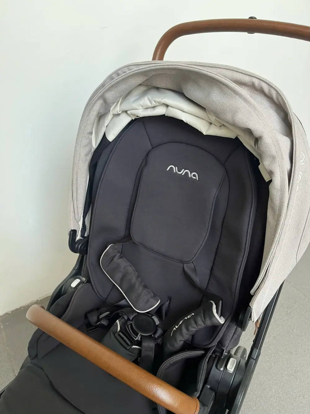 Xe đẩy Nuna triv màu xám be khung đen 0-4 tuổi tối đa 22kg - Ảnh 3