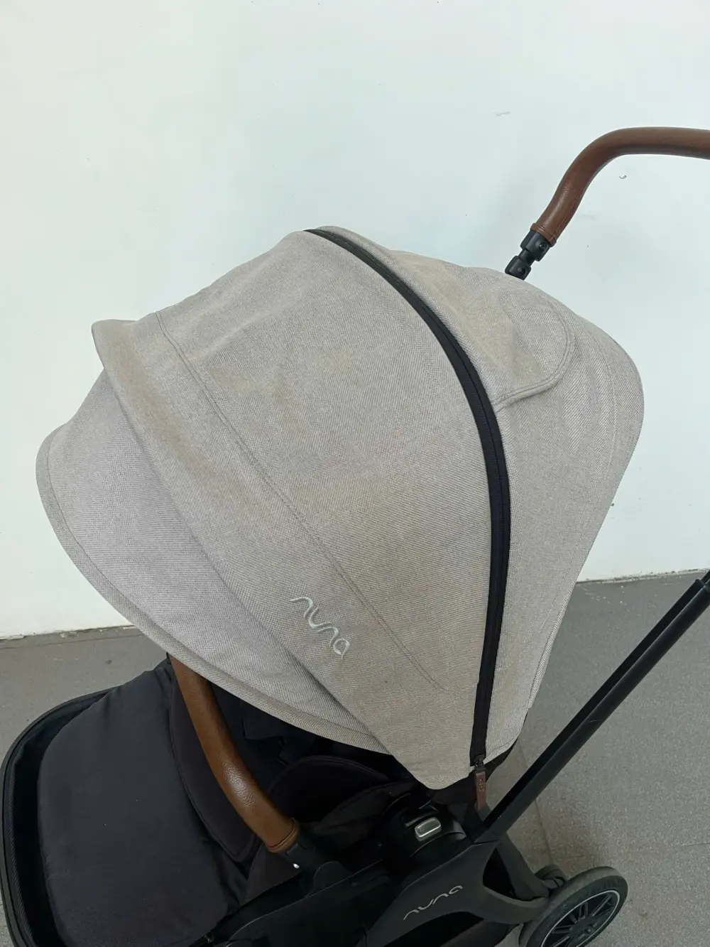 Xe đẩy Nuna triv màu xám be khung đen 0-4 tuổi tối đa 22kg - Ảnh 4