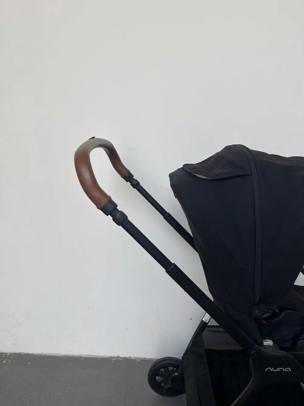 Xe đẩy Nuna triv màu đen khung đen 0-4 tuổi tối đa 22 kg - Ảnh 3