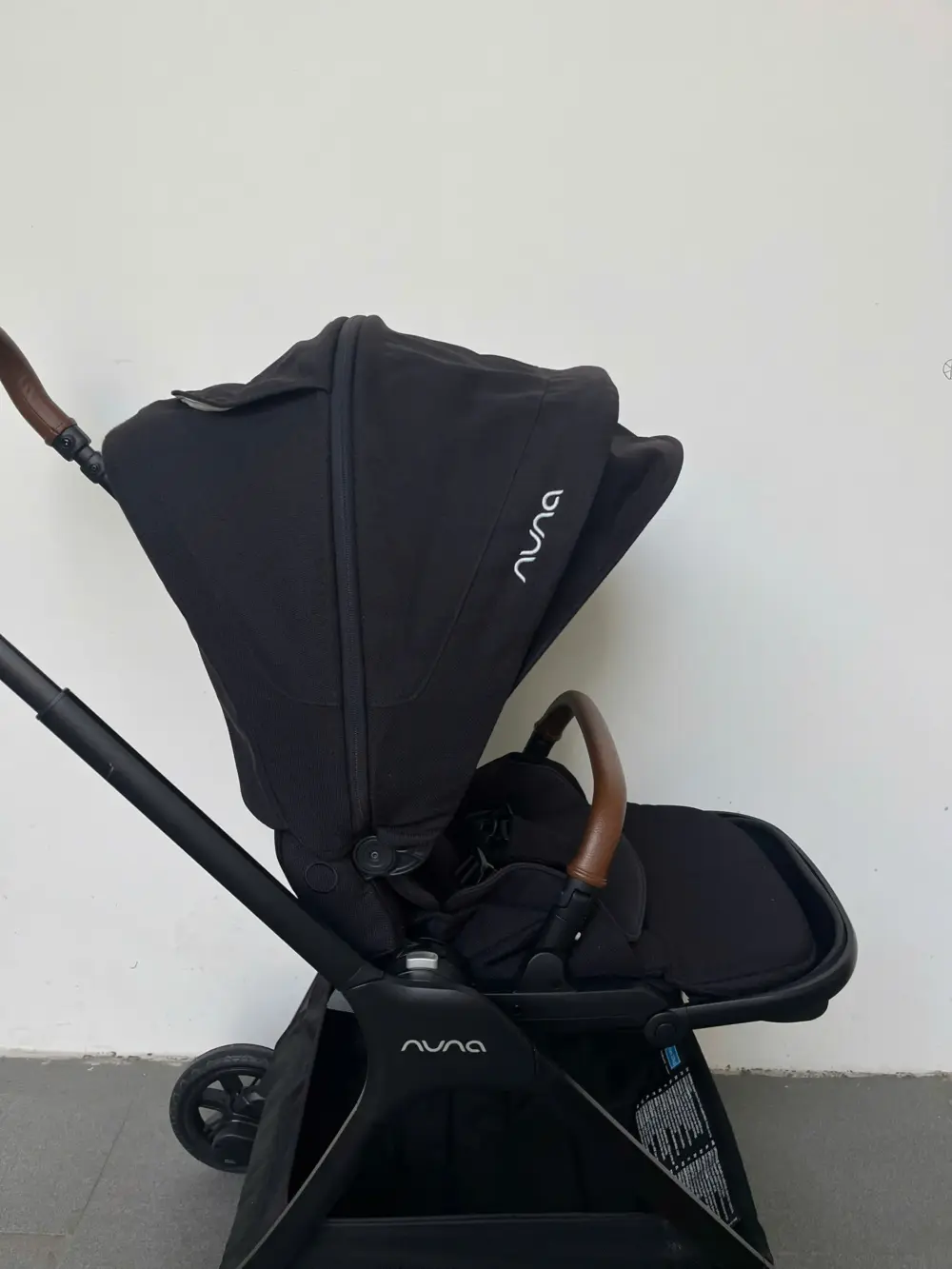 Xe đẩy Nuna triv màu đen khung đen 0-4 tuổi tối đa 22 kg - Ảnh 4