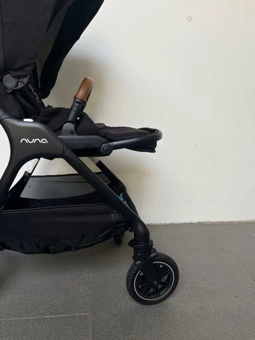 Xe đẩy Nuna triv màu đen khung đen 0-4 tuổi tối đa 22 kg - Ảnh 6