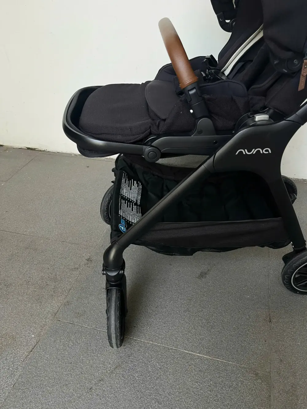 Xe đẩy Nuna triv màu đen khung đen 0-4 tuổi tối đa 22 kg - Ảnh 12