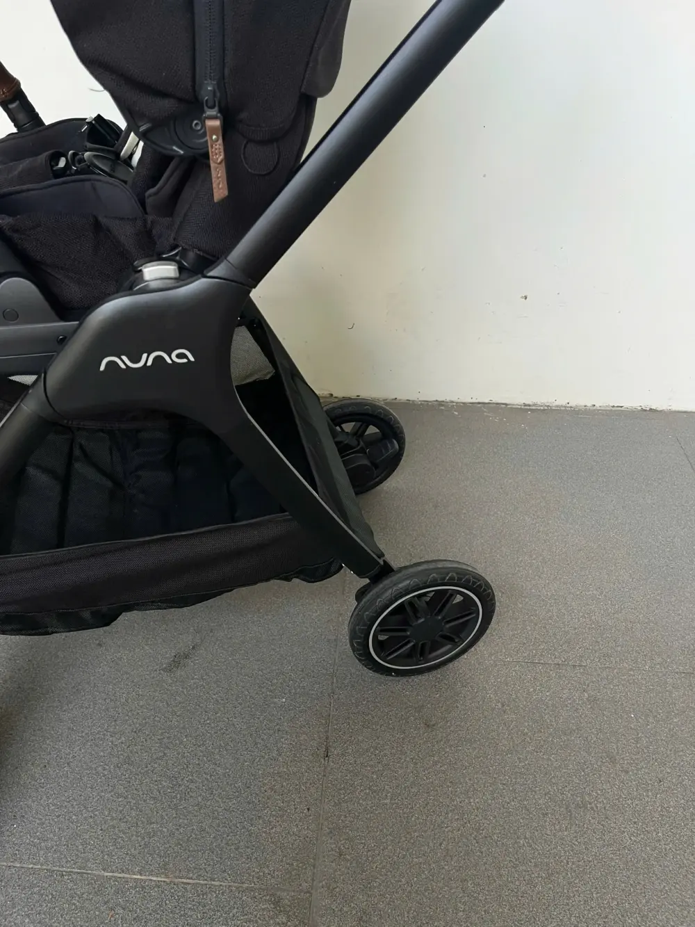 Xe đẩy Nuna triv màu đen khung đen 0-4 tuổi tối đa 22 kg - Ảnh 13