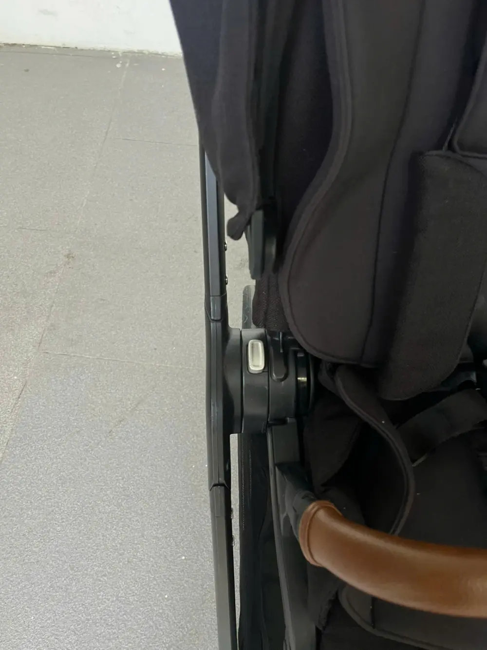 Xe đẩy Nuna triv màu đen khung đen 0-4 tuổi tối đa 22 kg - Ảnh 21