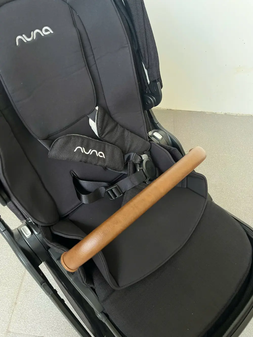 Xe đẩy Nuna triv màu đen khung đen (2) 0-4 tuổi tối đa 22kg - Ảnh 4