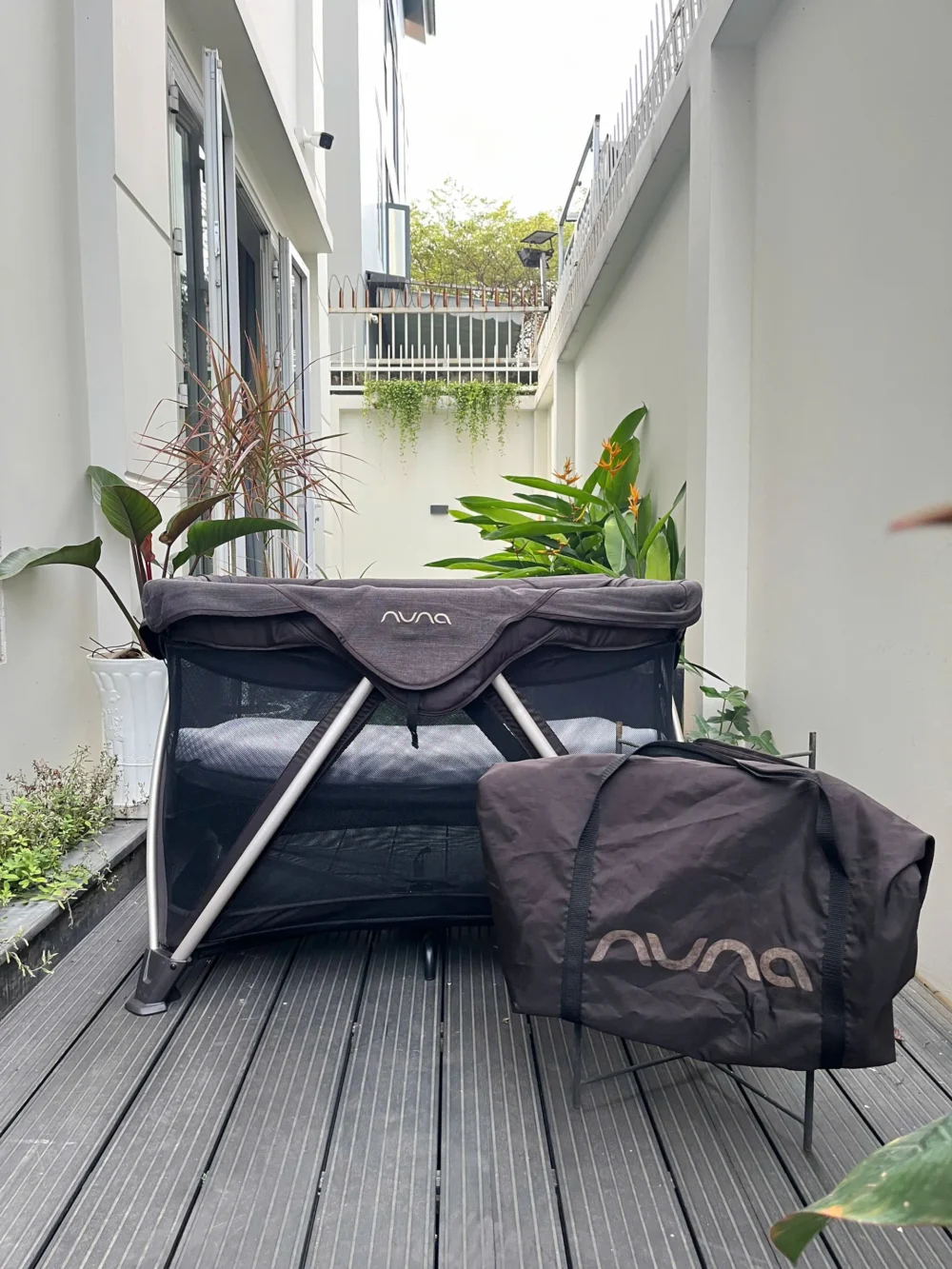 Nôi cũi lưới gấp gọn Nuna Sena Aire màu Charcoal (còn túi đựng hãng) & tặng kèm nệm cũi sơ dừa đặt làm riêng theo size nôi - Ảnh 7