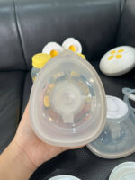 Máy hút sữa điện đôi Swing Maxi Medela kèm cup Momcozy ( no box) - Ảnh 6