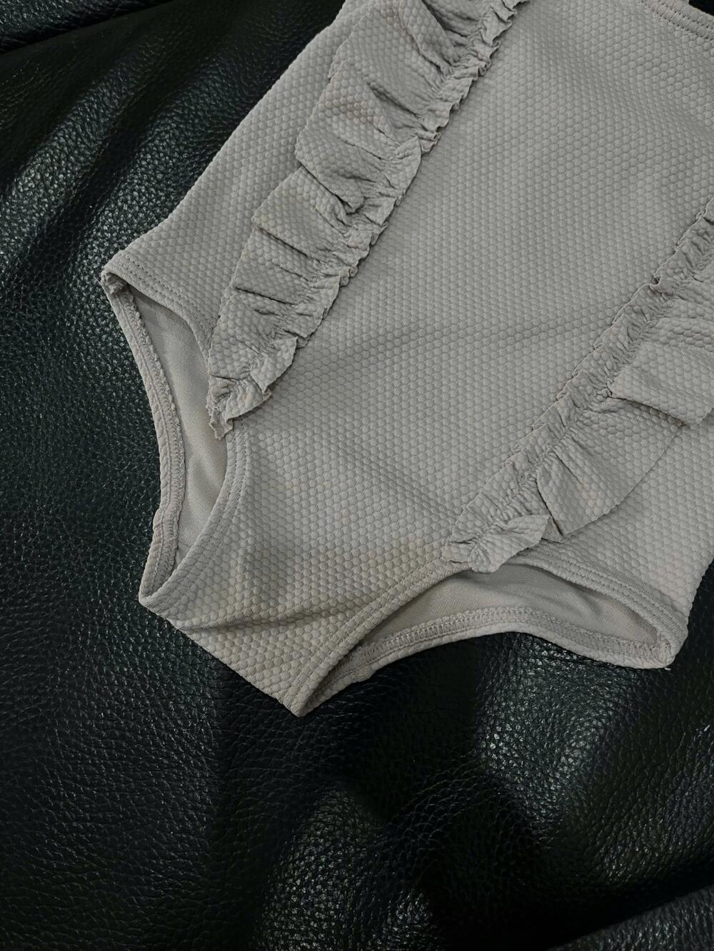 Đồ bơi H&M viền bèo nhún màu tím nhạt( size: 6/9m) tặng kèm váy hoa (size 0/3m) - Ảnh 4