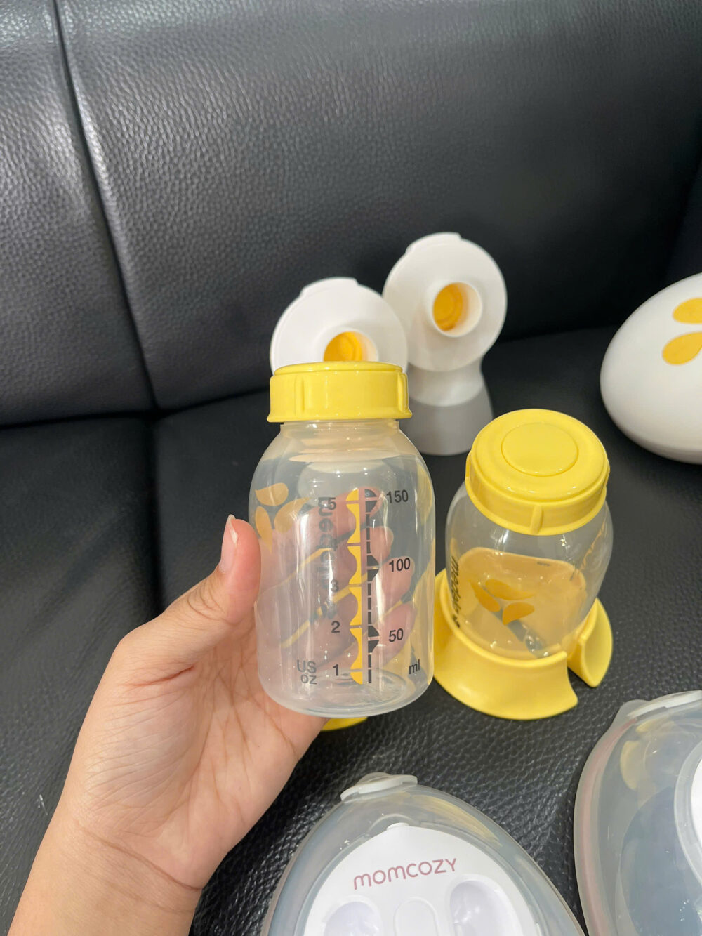 Máy hút sữa điện đôi Swing Maxi Medela kèm cup Momcozy ( no box) - Ảnh 11