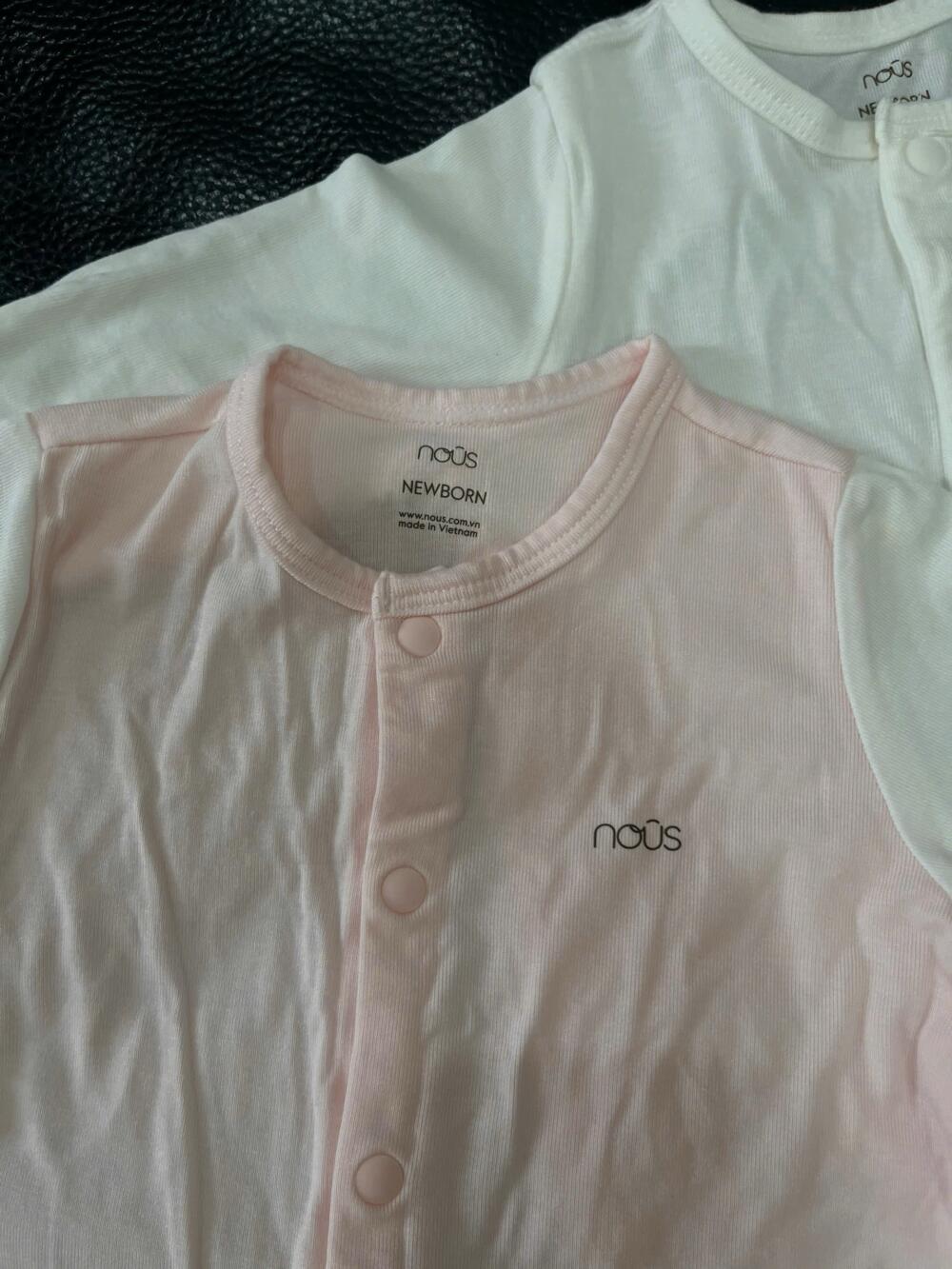 Set 2 bộ body dài Nous liên tất hồng trắng ( size: Newborn) - Ảnh 7