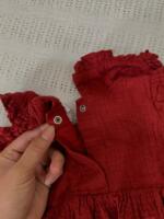 Váy cổ bèo H&M vải muslin màu đỏ đô (size: 4/6m) - Ảnh 5