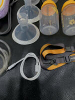 Máy hút sữa điện đôi Medela Freestyle Flex tặng kèm len bảo vệ máy (size:19mm) - Ảnh 17