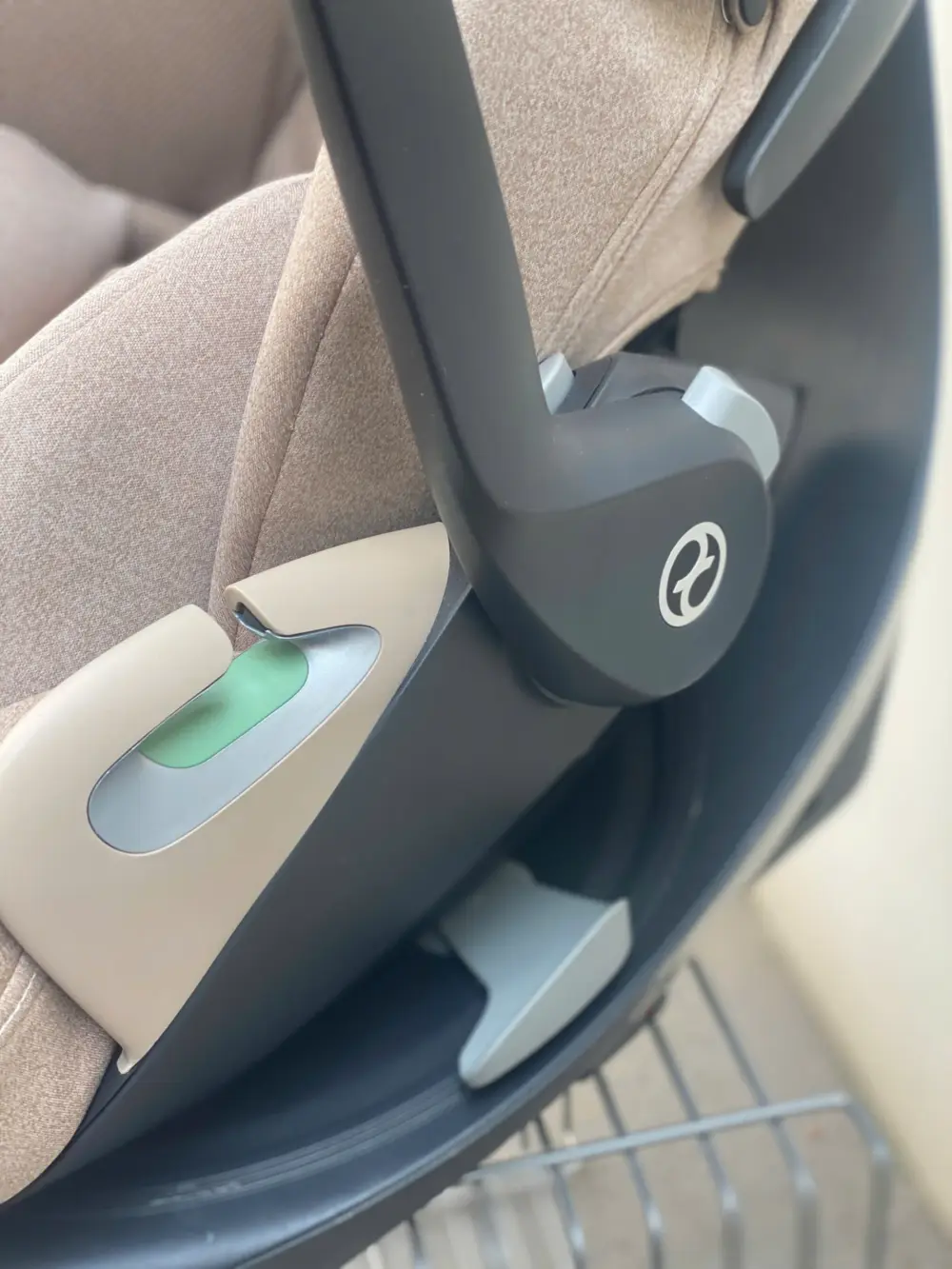 Nôi ô tô Cybex Cloud T i size plus (kèm base T (còn box ghế) sơ sinh đến 2 tuổi tối đa 13kg - Ảnh 4