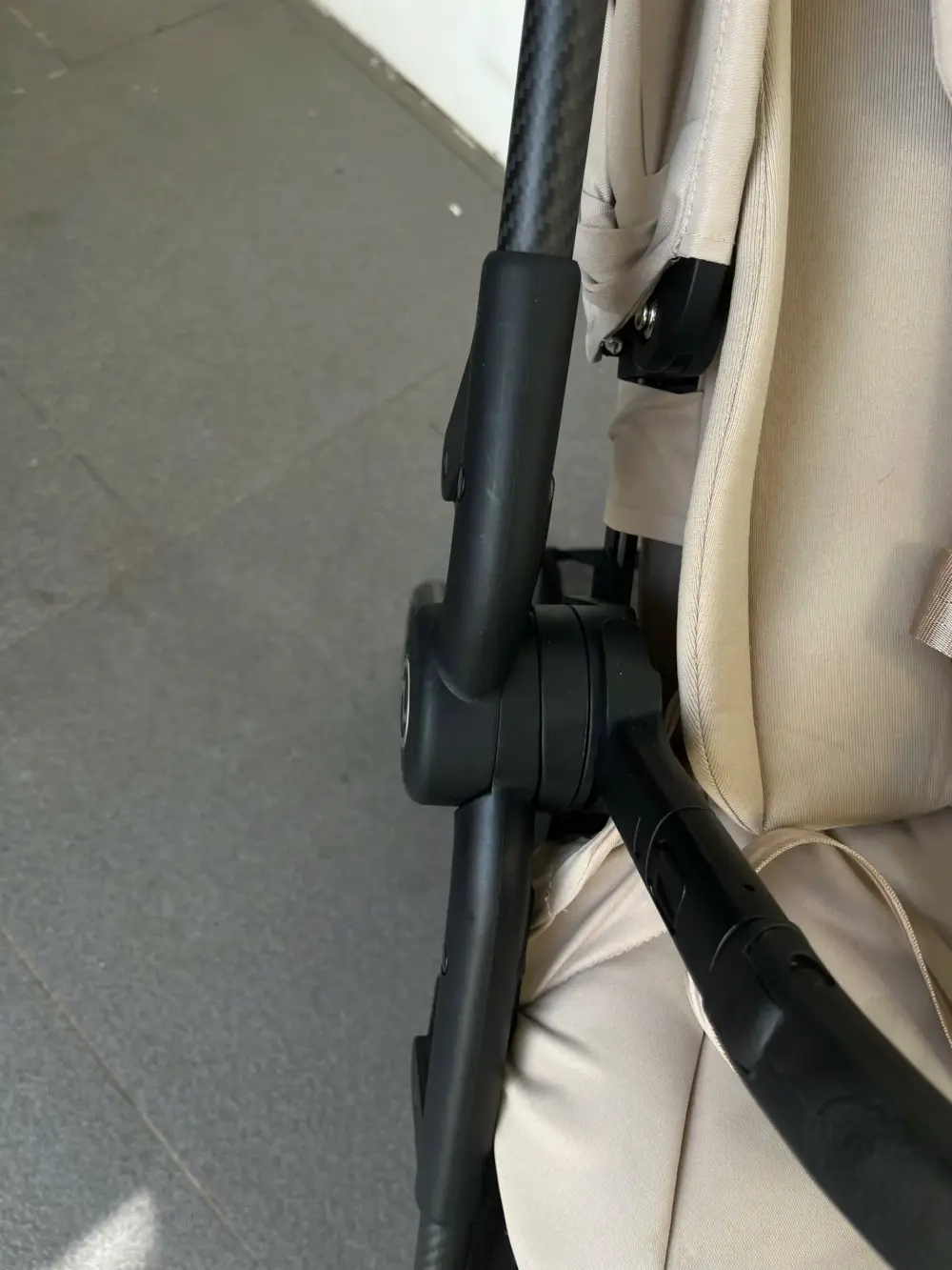 Xe đẩy Cybex Melio carbon 3 màu beige (tặng kèm đệm lót nằm xe đẩy Kate mesh thoáng mát) - Ảnh 7