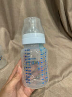Set 2 bình sữa Philips Avent giảm đầy hơi kèm núm classic 2 (size: 260ml) - Ảnh 2
