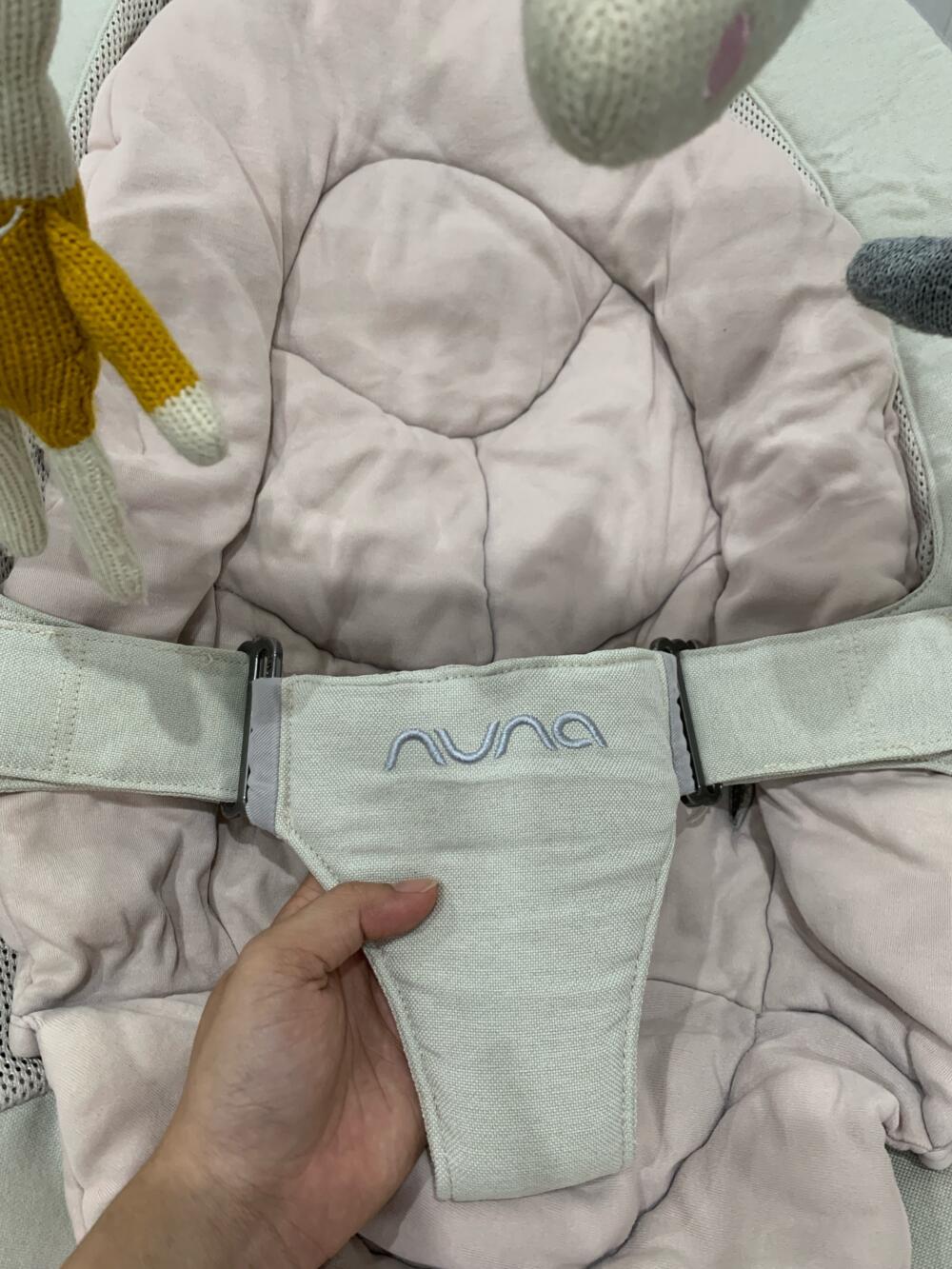 Nôi Nuna Leaf Curv kèm thanh đồ chơi màu xám/ hồng (sơ sinh - 60kg) - Ảnh 3