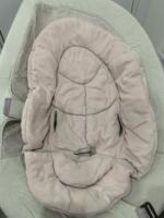 Nôi Nuna Leaf Curv kèm thanh đồ chơi màu xám/ hồng (sơ sinh - 60kg) - Ảnh 4