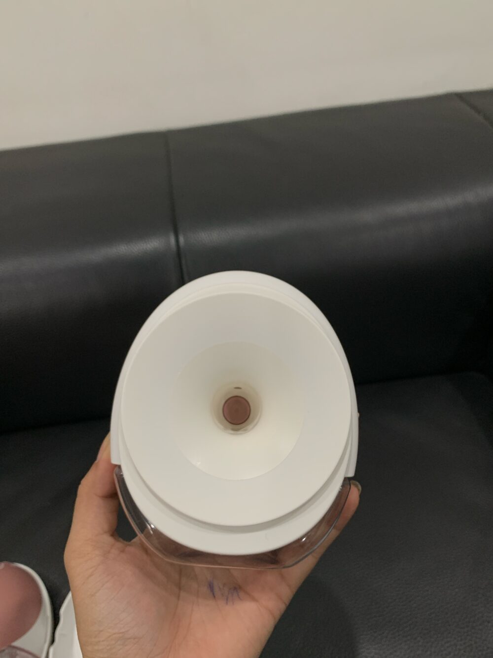 Máy hút sữa rảnh tay Momcozy M9 tặng túi trữ sữa (còn box, như mới) - Ảnh 3