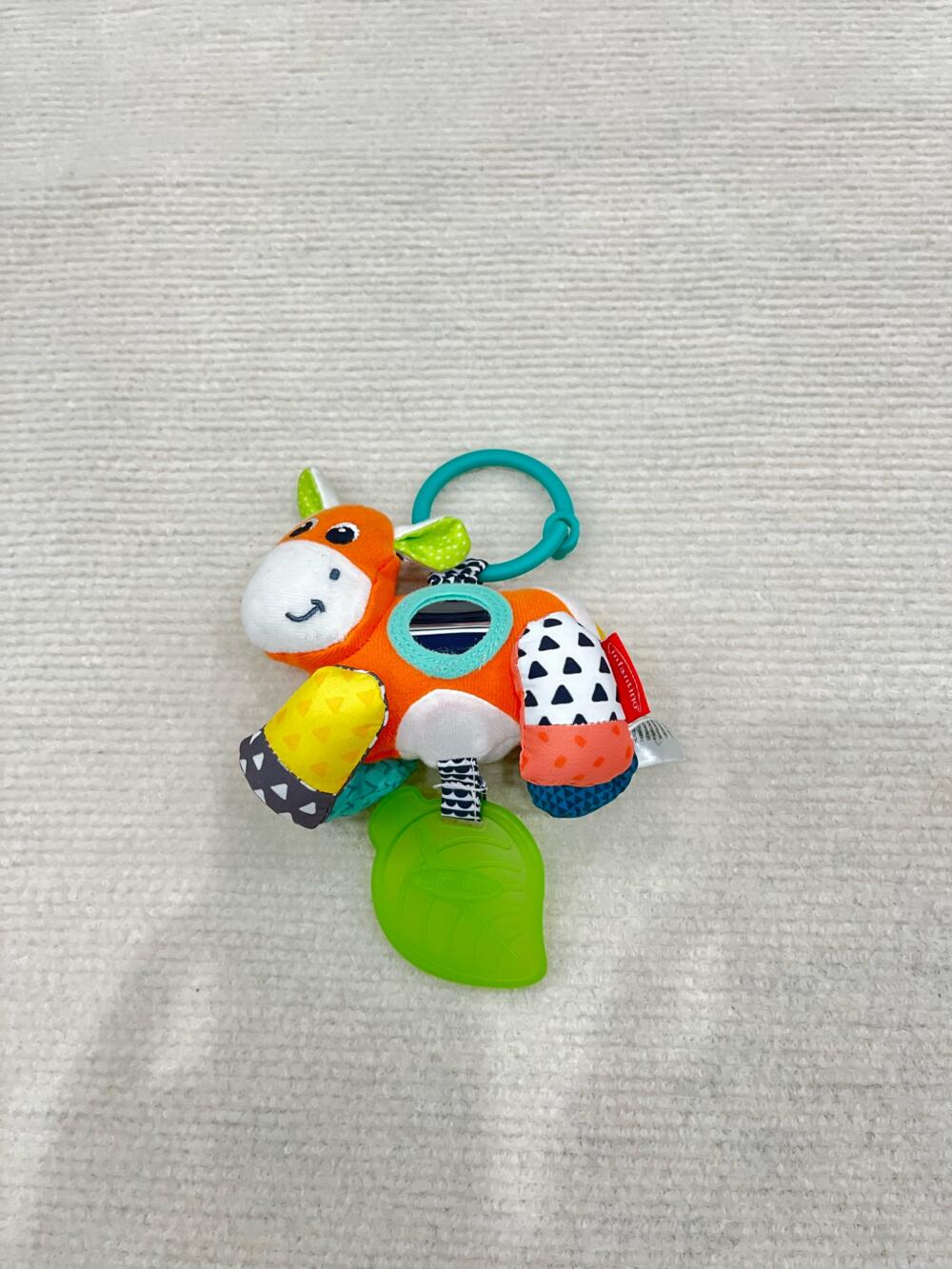 Đồ chơi treo nôi bò Jittery Infantino - Xanh - Ảnh 4