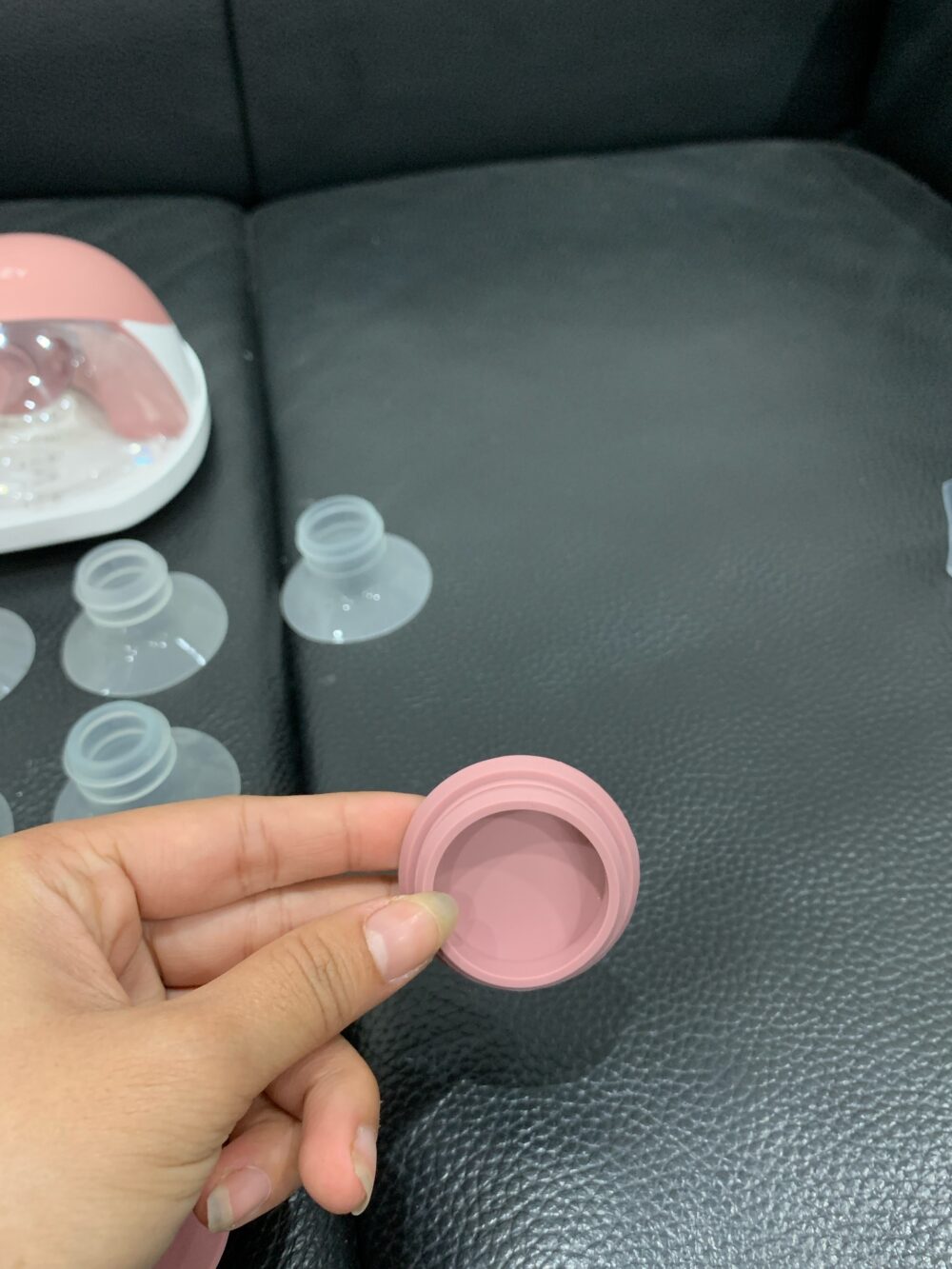Máy hút sữa rảnh tay Momcozy M9 tặng túi trữ sữa (còn box, như mới) - Ảnh 7