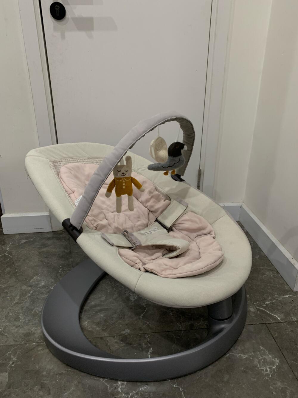 Nôi Nuna Leaf Curv kèm thanh đồ chơi màu xám/ hồng (sơ sinh - 60kg) - Ảnh 14
