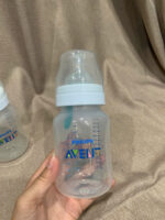 Set 2 bình sữa Philips Avent giảm đầy hơi kèm núm classic 2 (size: 260ml) - Ảnh 7